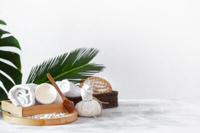 Séchoir à maillot de bain noir mat pour hôtel moderne et centre de thalassothérapie